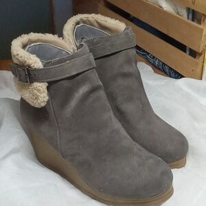 Cheeks fit body tony little ankle boots size 6